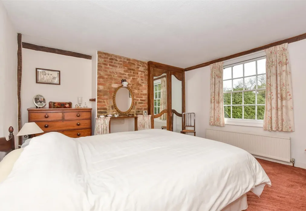 Bedroom 1 - Mill Bank, Headcorn, Ashford, Kent - Wards of Kent