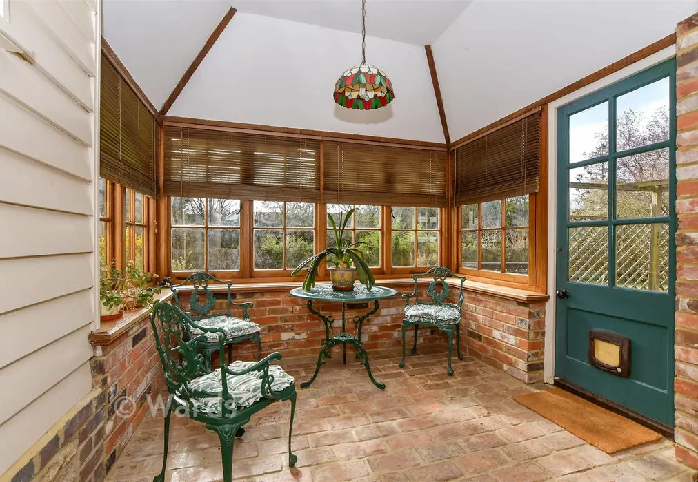 Sun Room - Mill Bank, Headcorn, Ashford, Kent - Wards of Kent