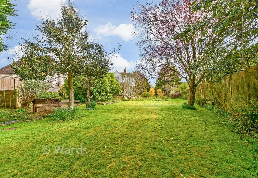 Rear Garden - Mill Bank, Headcorn, Ashford, Kent - Wards of Kent