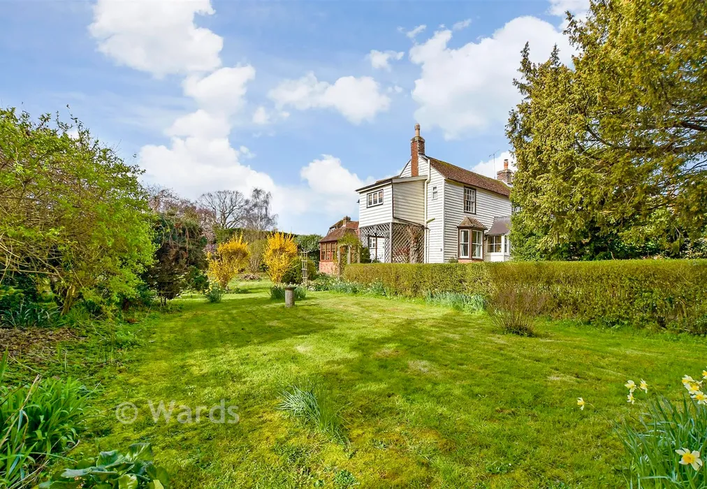 Rear Garden - Mill Bank, Headcorn, Ashford, Kent - Wards of Kent