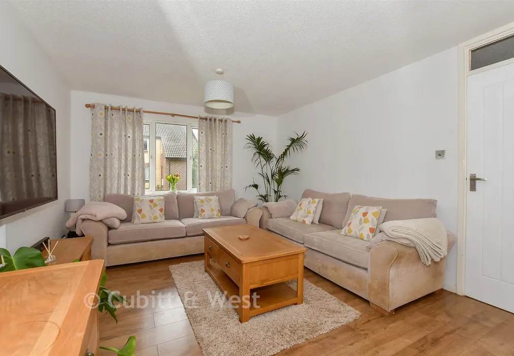 Lounge/ Dining Room - Peterlee Walk, Bewbush, Crawley, West Sussex - Wards of Kent