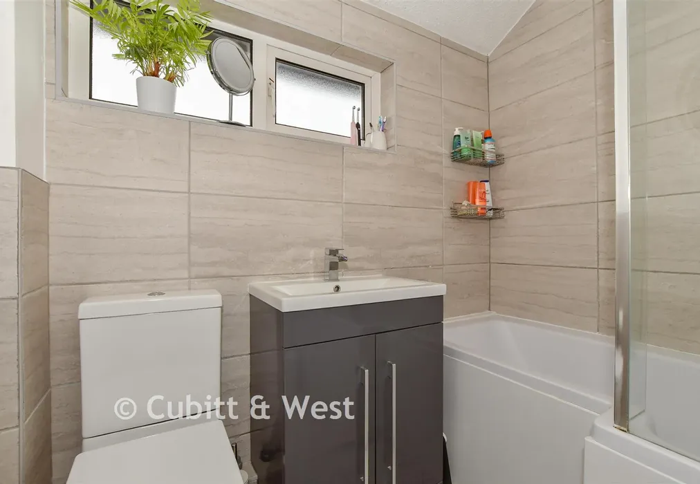 Bathroom - Peterlee Walk, Bewbush, Crawley, West Sussex - Wards of Kent