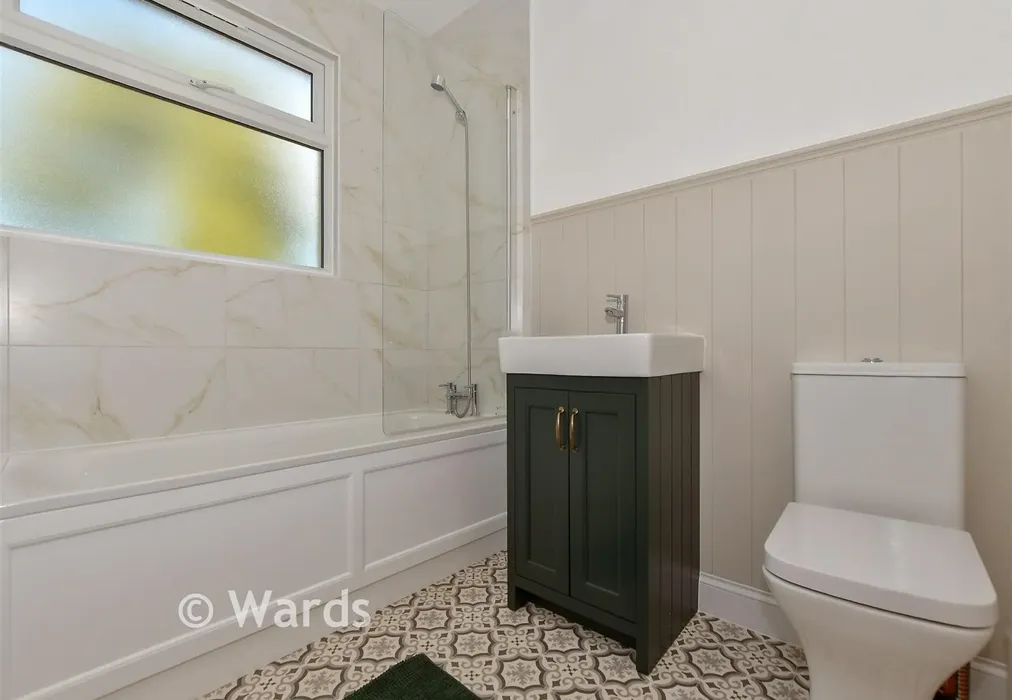 Bathroom - Moncktons Avenue, Maidstone, Kent - Wards of Kent