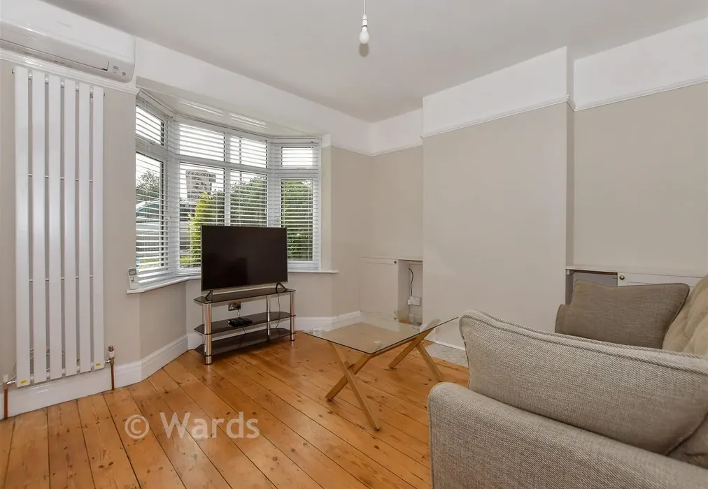 Lounge - Moncktons Avenue, Maidstone, Kent - Wards of Kent