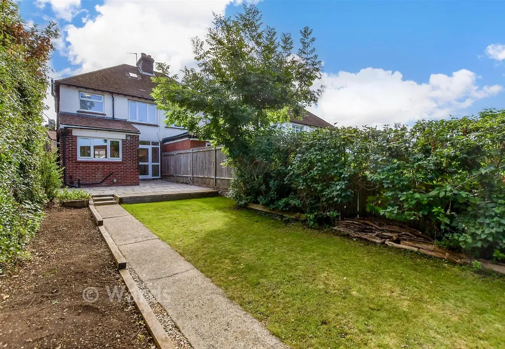 Rear Garden - Moncktons Avenue, Maidstone, Kent - Wards of Kent