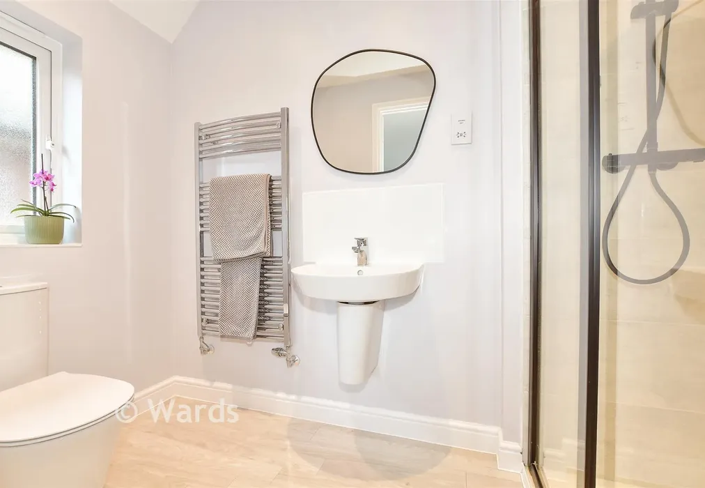 En-Suite - Hoplands Road, Canterbury, Kent - Wards of Kent