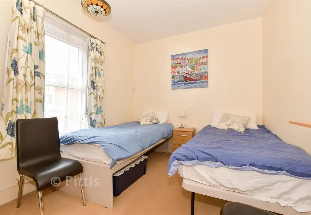 Bedroom 3 - Station Avenue, Sandown, Isle of Wight - Wards of Kent