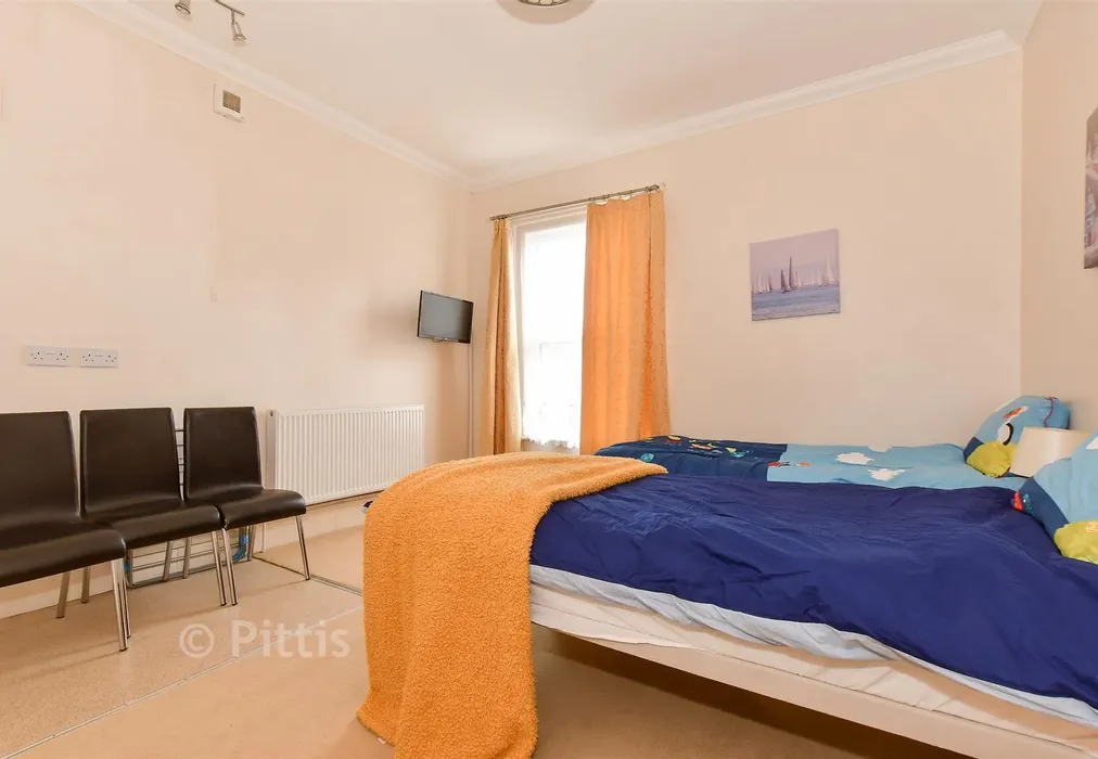 Bedroom 2 - Station Avenue, Sandown, Isle of Wight - Wards of Kent