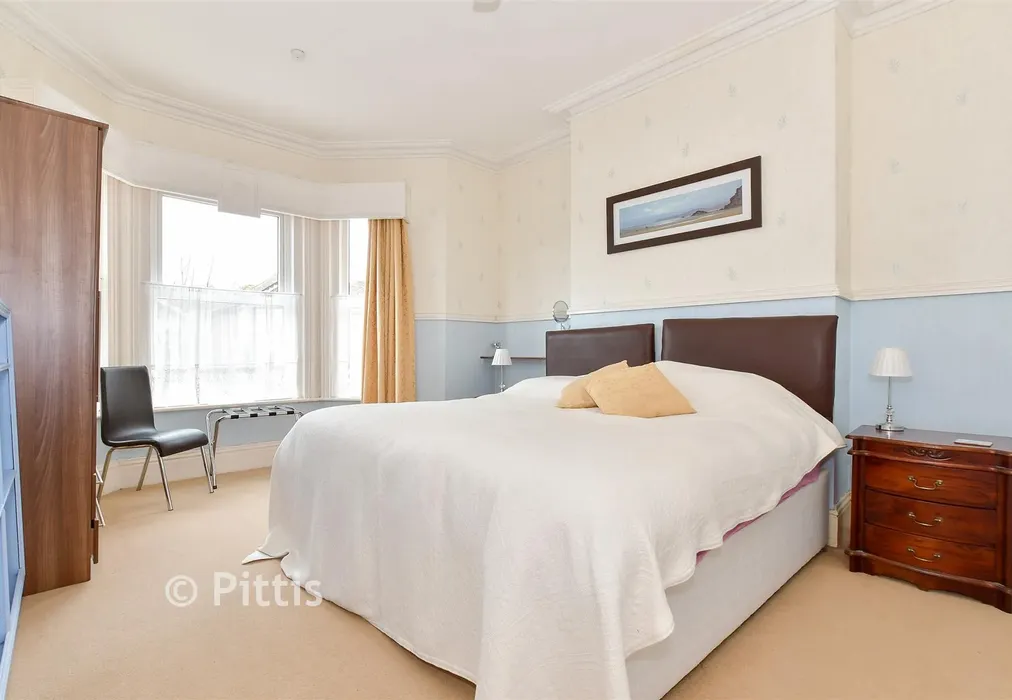 Bedroom 1 - Station Avenue, Sandown, Isle of Wight - Wards of Kent