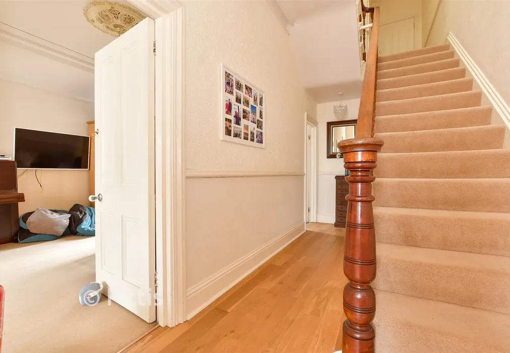 Internal Lifestyle Photograph - Station Avenue, Sandown, Isle of Wight - Wards of Kent