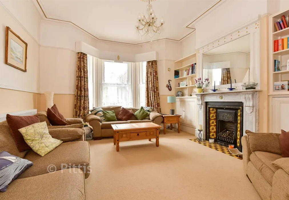 Lounge - Station Avenue, Sandown, Isle of Wight - Wards of Kent