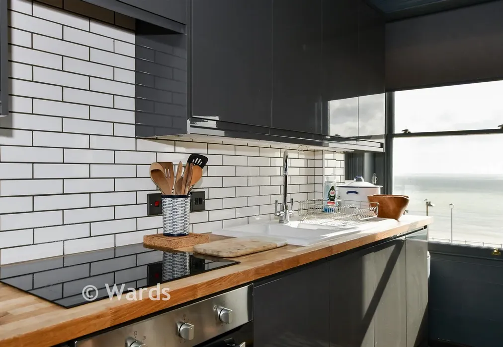 Kitchen - Wellington Crescent, Ramsgate, Kent - Wards of Kent