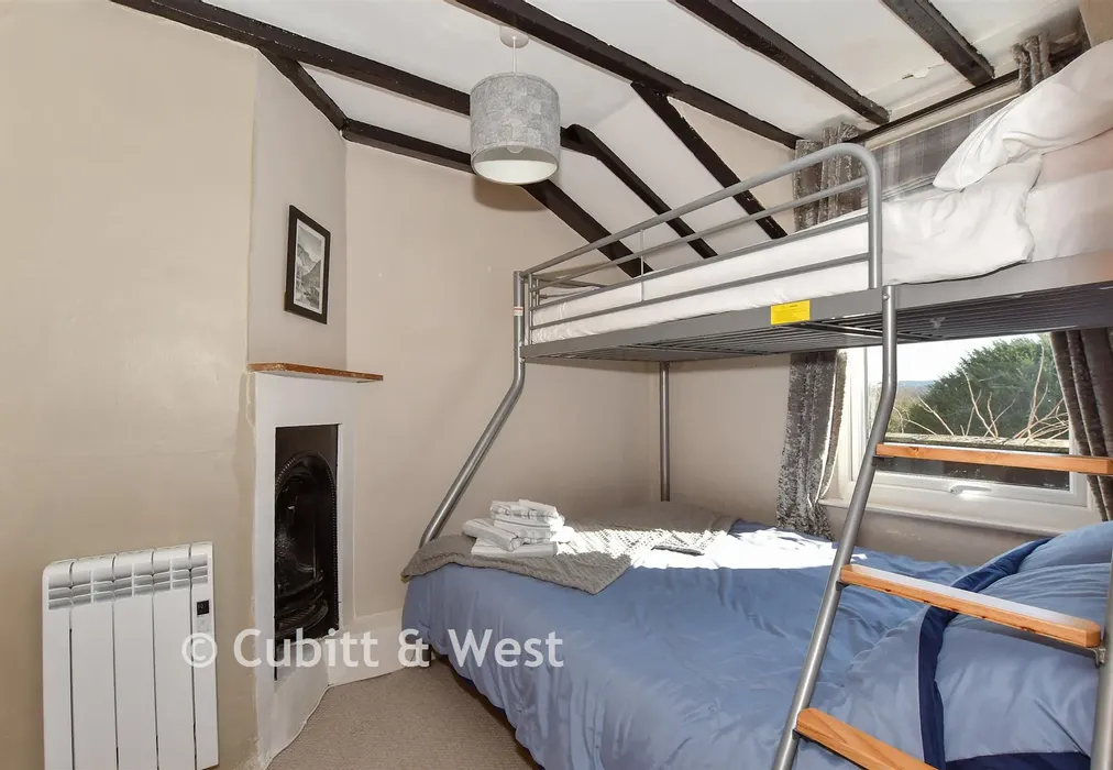 Bedroom 2 - Lower Street, Pulborough, West Sussex - Wards of Kent