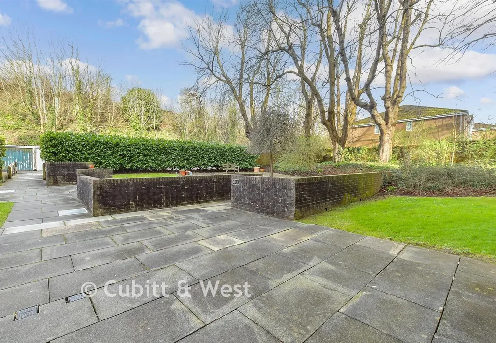 Communal Gardens - London Road, Patcham, Brighton, East Sussex - Wards of Kent