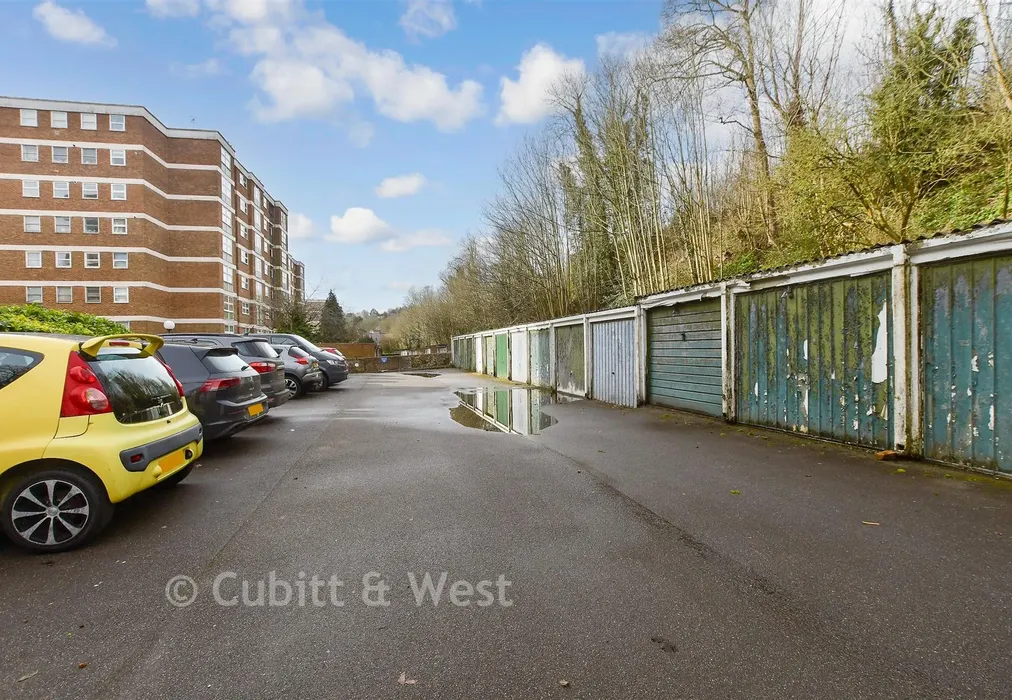 Driveway/Parking - London Road, Patcham, Brighton, East Sussex - Wards of Kent
