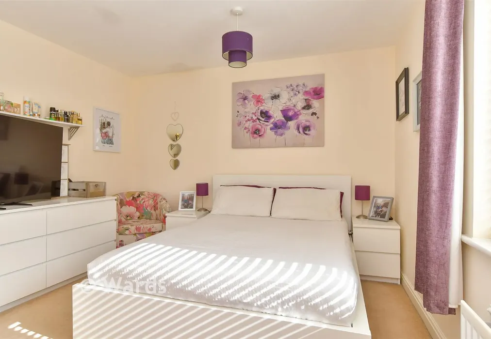 Bedroom 1 - Clare Way, Maidstone, Kent - Wards of Kent