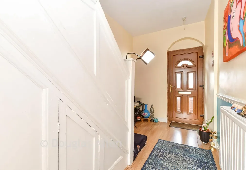 Hallway - Ashurst Drive, Ilford, Essex - Wards of Kent