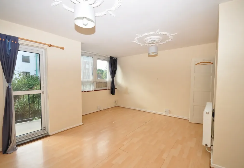 DSC_5246 - AVAILABLE WITH NO DEPOSITFyning Street Portsmouth PO1 - Wards of Kent