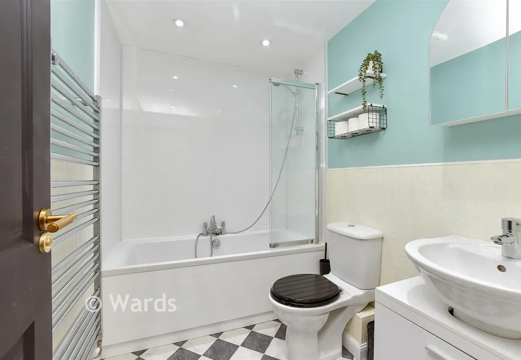 Bathroom - Eveas Drive, Sittingbourne, Kent - Wards of Kent