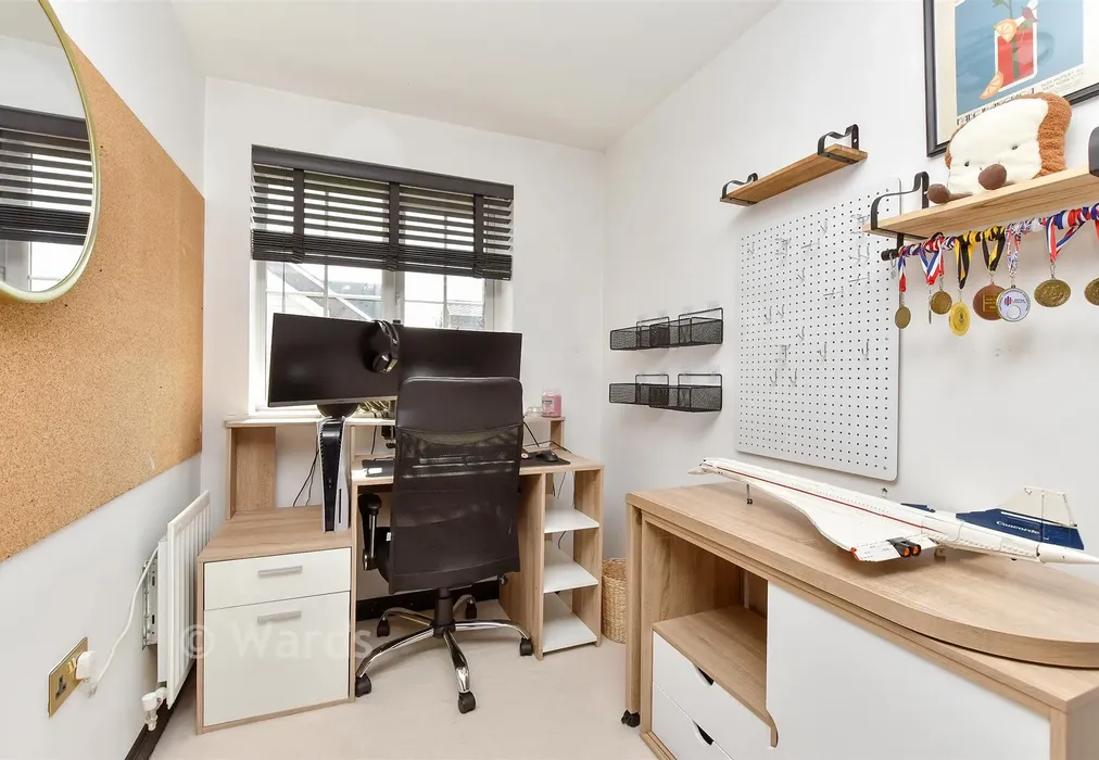 Bedroom 3 - Eveas Drive, Sittingbourne, Kent - Wards of Kent