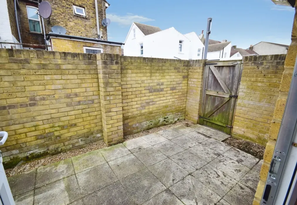 dawes garden - Dawes Street Gillingham ME7 - Wards of Kent