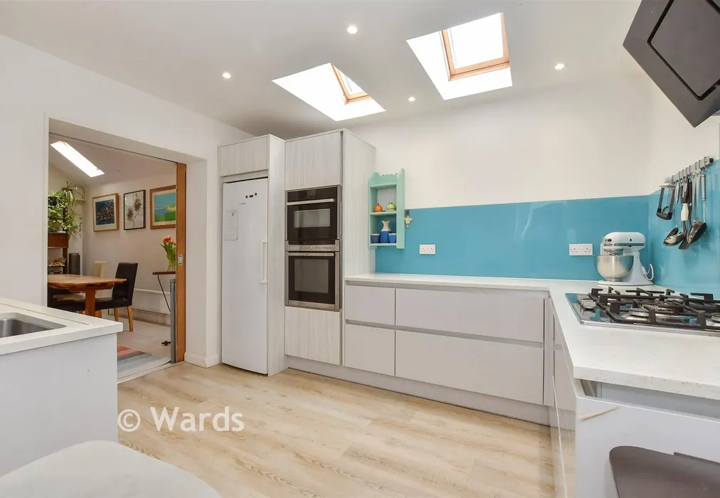 Kitchen - Salisbury Road, Deal, Kent - Wards of Kent