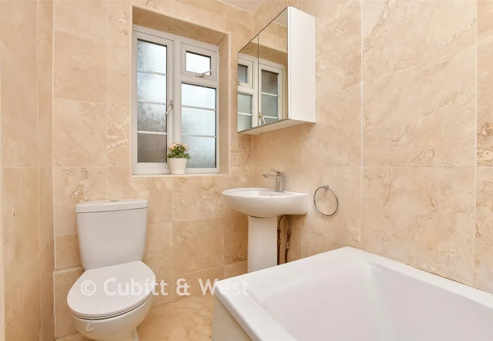 Bathroom - Thicket Road, Sutton, Surrey - Wards of Kent