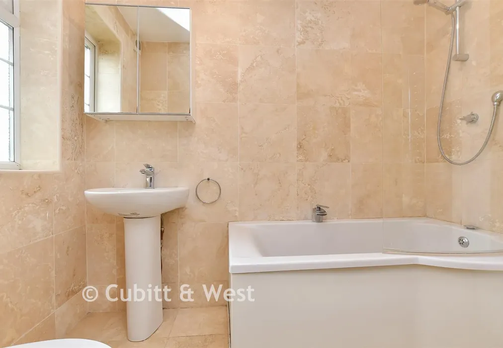 Bathroom - Thicket Road, Sutton, Surrey - Wards of Kent