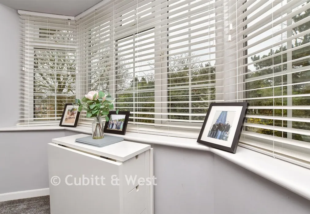 Internal Lifestyle Photograph - Thicket Road, Sutton, Surrey - Wards of Kent