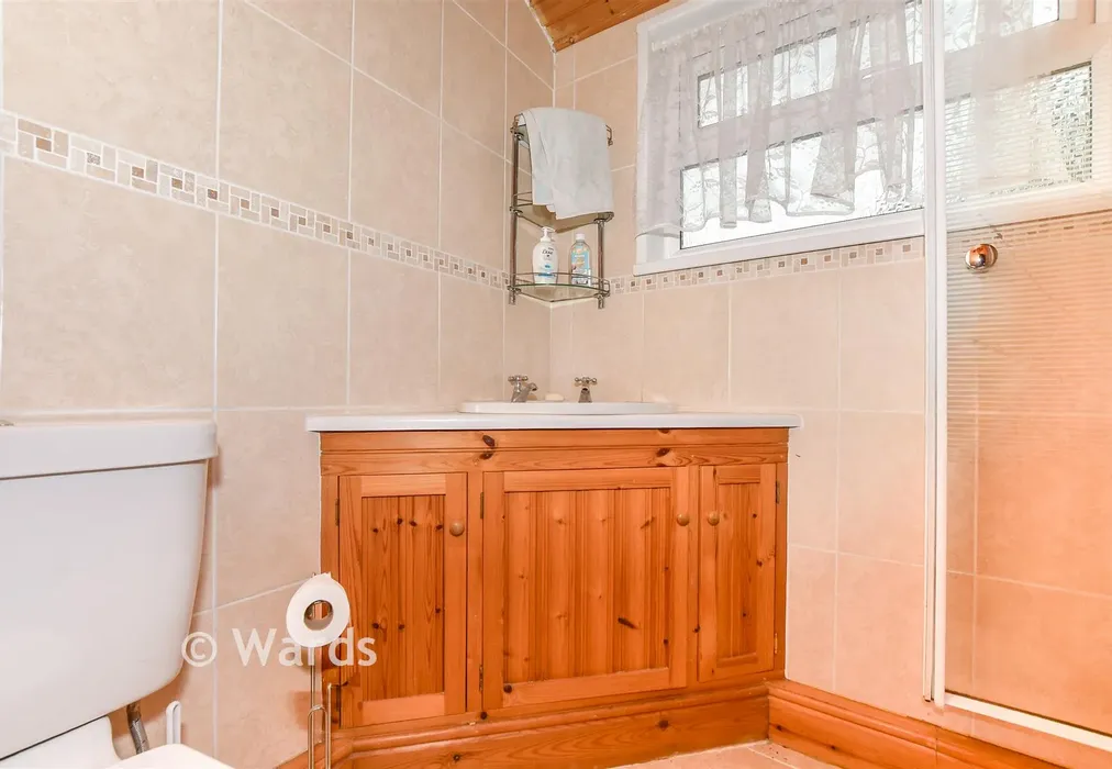 Shower Room - Clarendon Road, Dover, Kent - Wards of Kent
