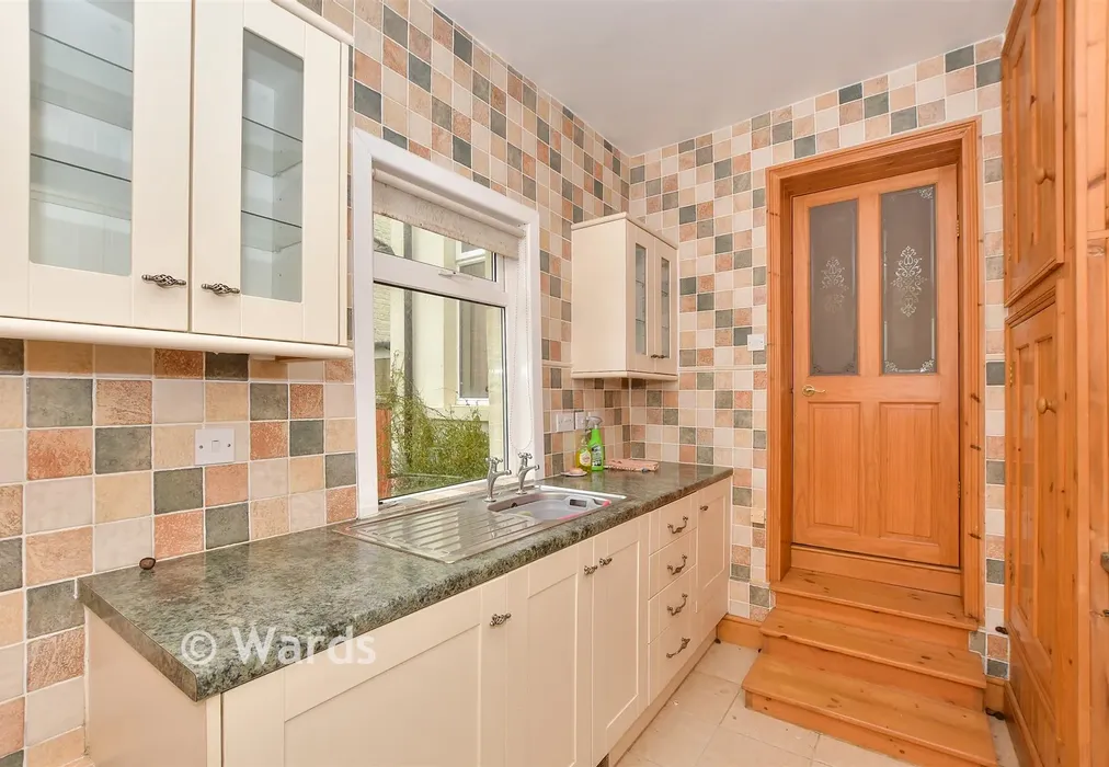 Kitchen - Clarendon Road, Dover, Kent - Wards of Kent