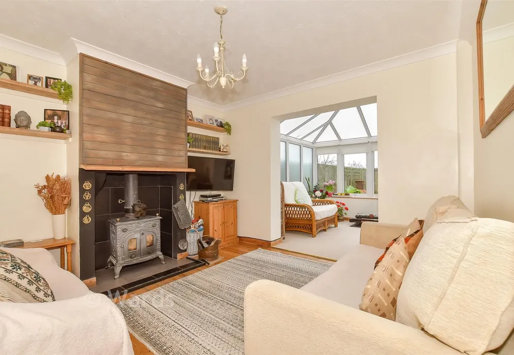 Lounge - Bladbean, Canterbury, Kent - Wards of Kent