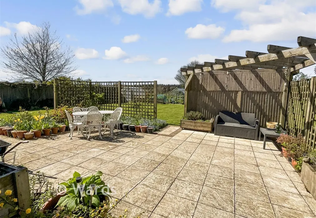 Patio - Bladbean, Canterbury, Kent - Wards of Kent