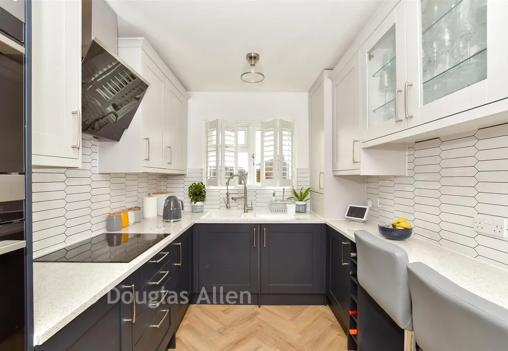 Kitchen - Chingford Lane, Woodford Green, Essex - Wards of Kent