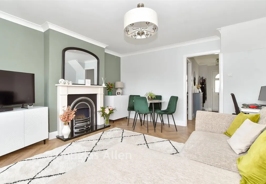 Lounge/Diner - Chingford Lane, Woodford Green, Essex - Wards of Kent