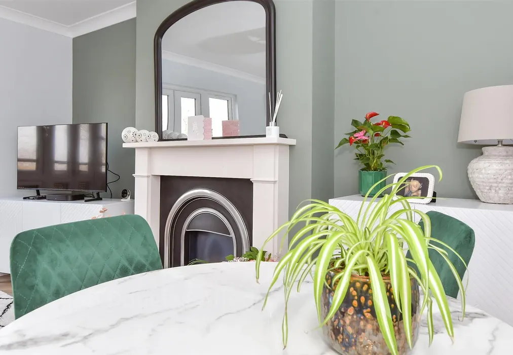 Internal Lifestyle Photograph - Chingford Lane, Woodford Green, Essex - Wards of Kent