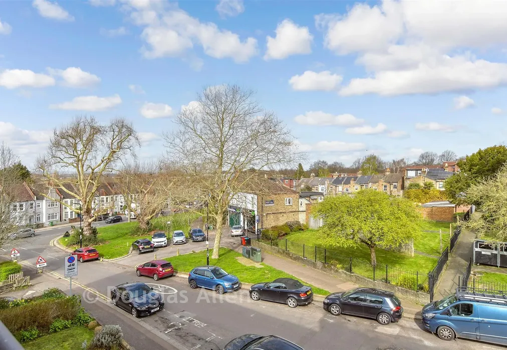 Views To Front - Chingford Lane, Woodford Green, Essex - Wards of Kent