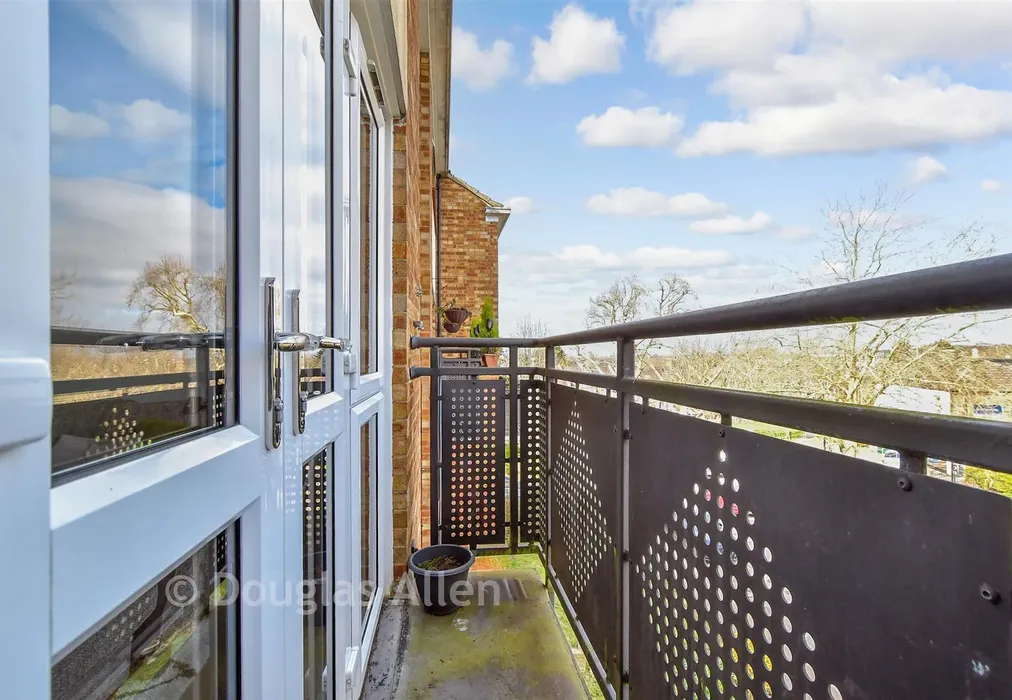 Balcony / Terrace - Chingford Lane, Woodford Green, Essex - Wards of Kent