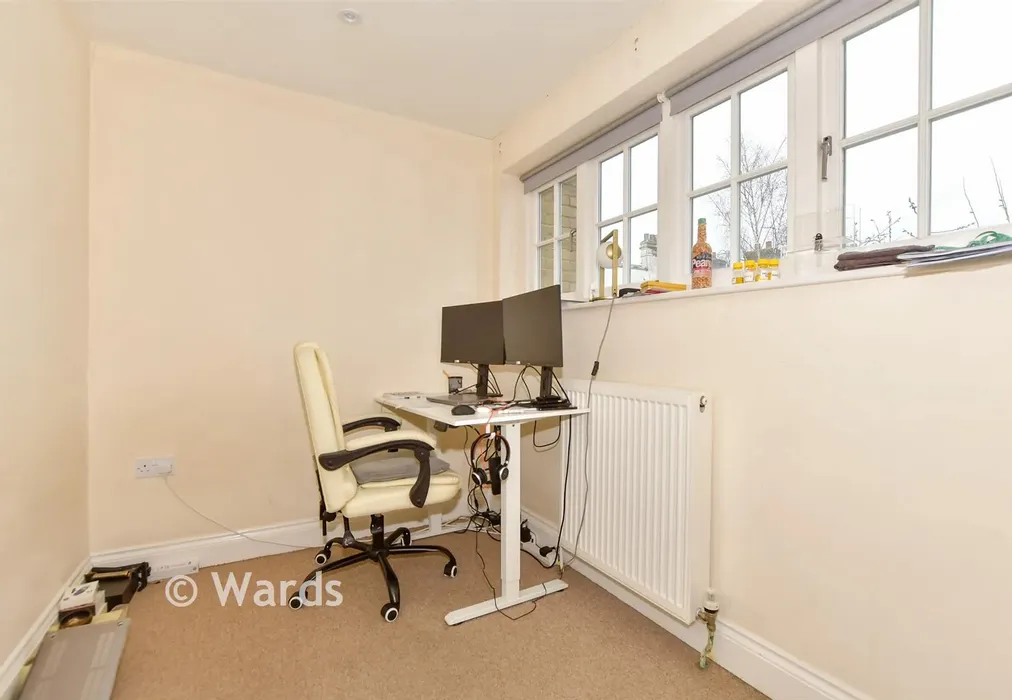 Bedroom 3 - Queens Courtyard, Dover, Kent - Wards of Kent