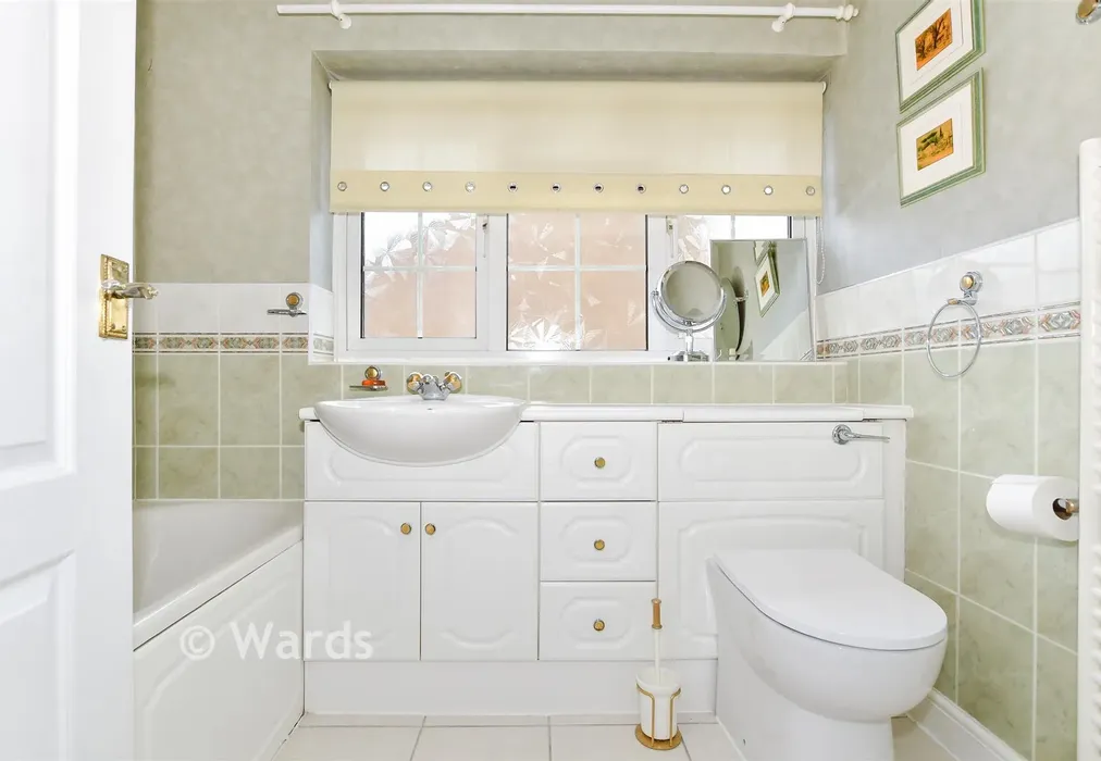 Bathroom - Dane Court, Coxheath, Maidstone, Kent - Wards of Kent