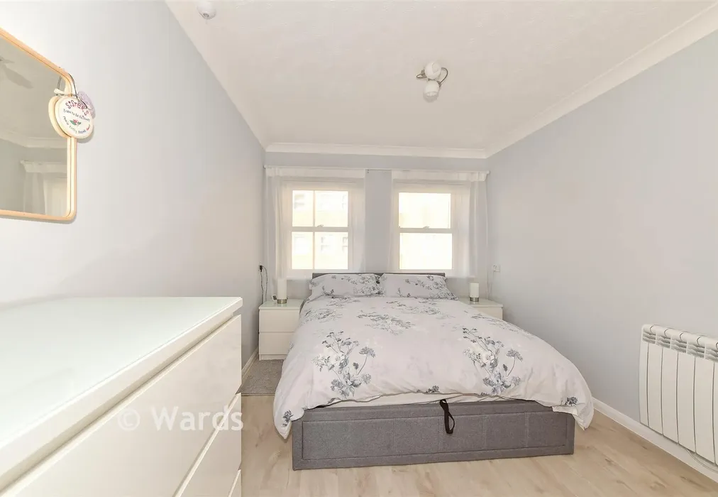 Bedroom - Pier Avenue, Herne Bay, Kent - Wards of Kent