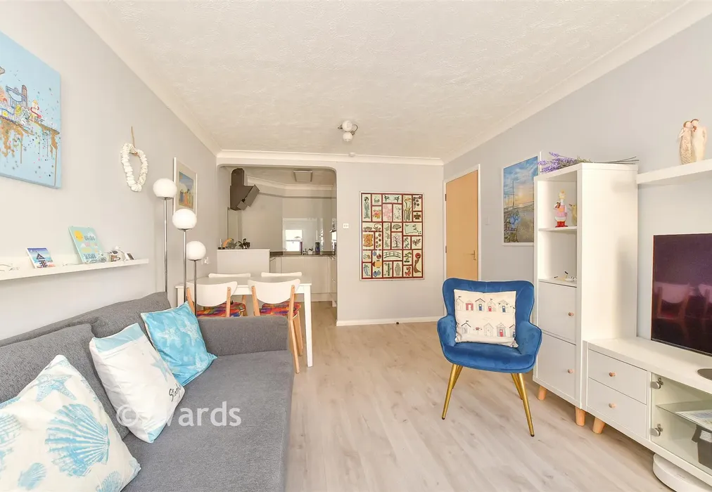 Lounge/Diner - Pier Avenue, Herne Bay, Kent - Wards of Kent