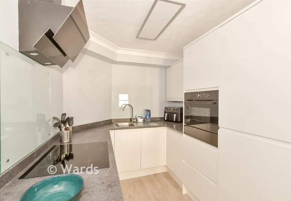 Kitchen - Pier Avenue, Herne Bay, Kent - Wards of Kent