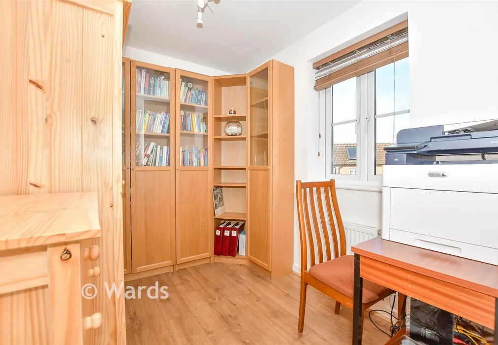 Bedroom 5 - The Farrows, Maidstone, Kent - Wards of Kent