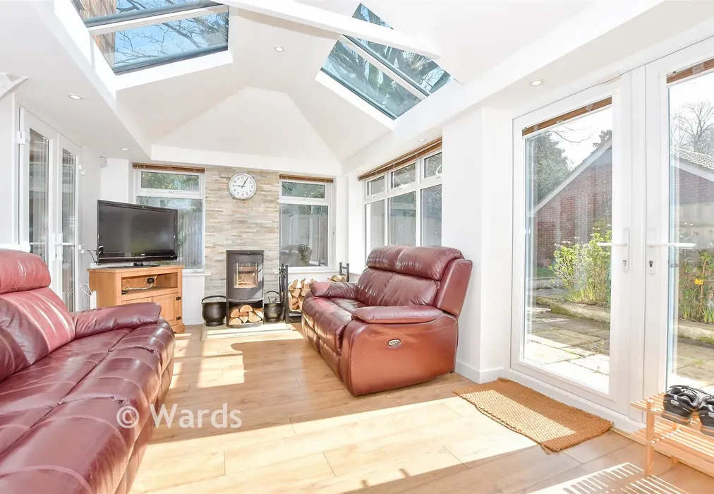 Sun Room - The Farrows, Maidstone, Kent - Wards of Kent