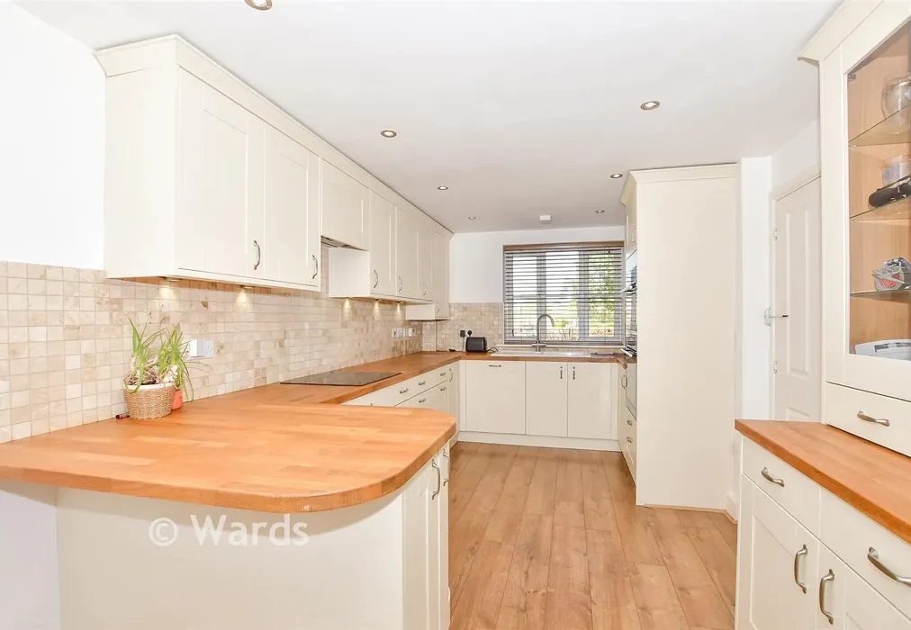 Kitchen - The Farrows, Maidstone, Kent - Wards of Kent