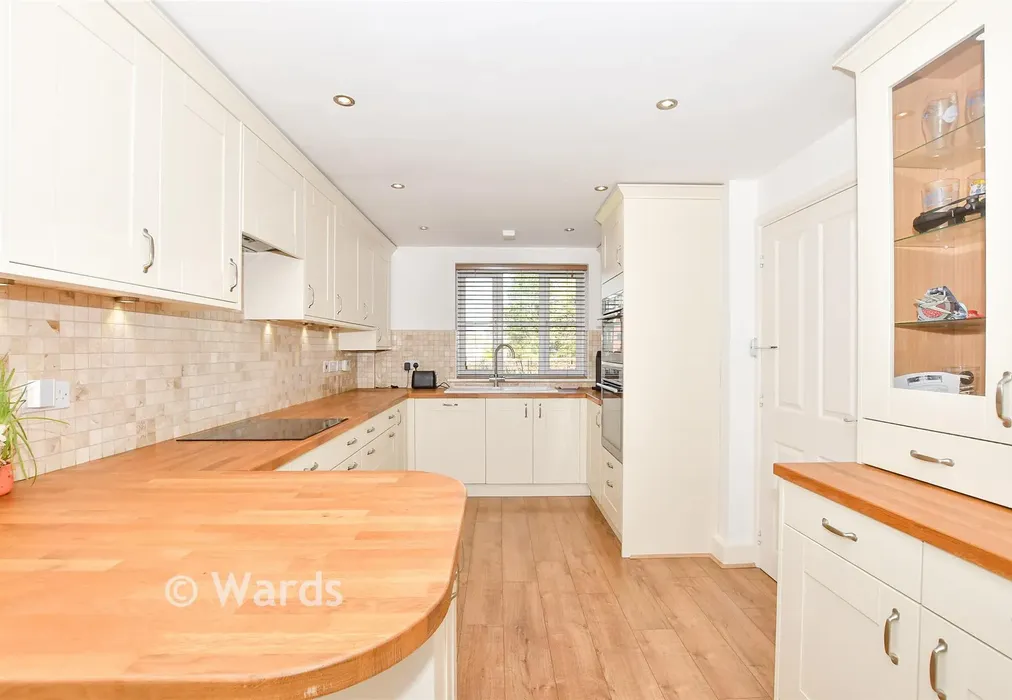 Kitchen - The Farrows, Maidstone, Kent - Wards of Kent