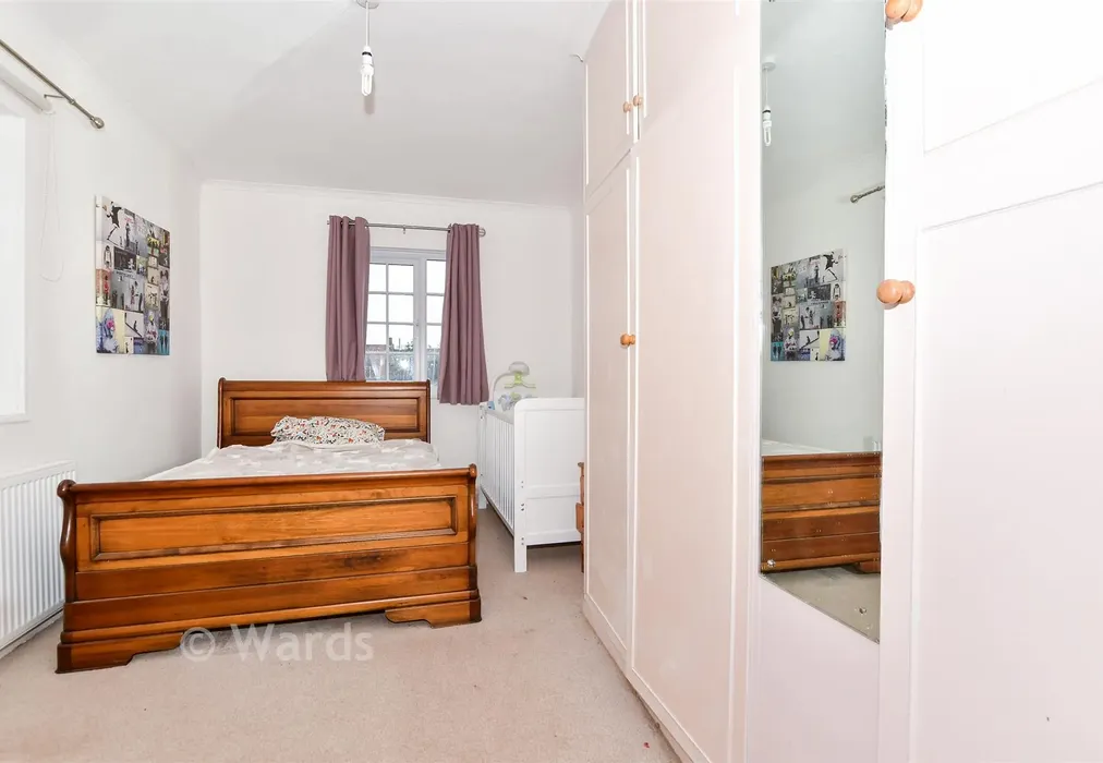 Bedroom 1 - Maidstone Road, Paddock Wood, Kent - Wards of Kent
