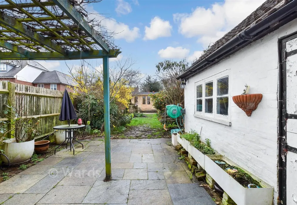 Rear Garden - Maidstone Road, Paddock Wood, Kent - Wards of Kent