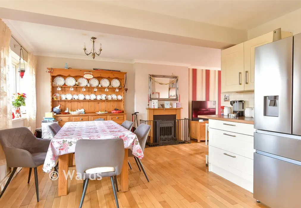 Kitchen/Dining Area - Thatchers Lane, Cliffe, Rochester, Kent - Wards of Kent